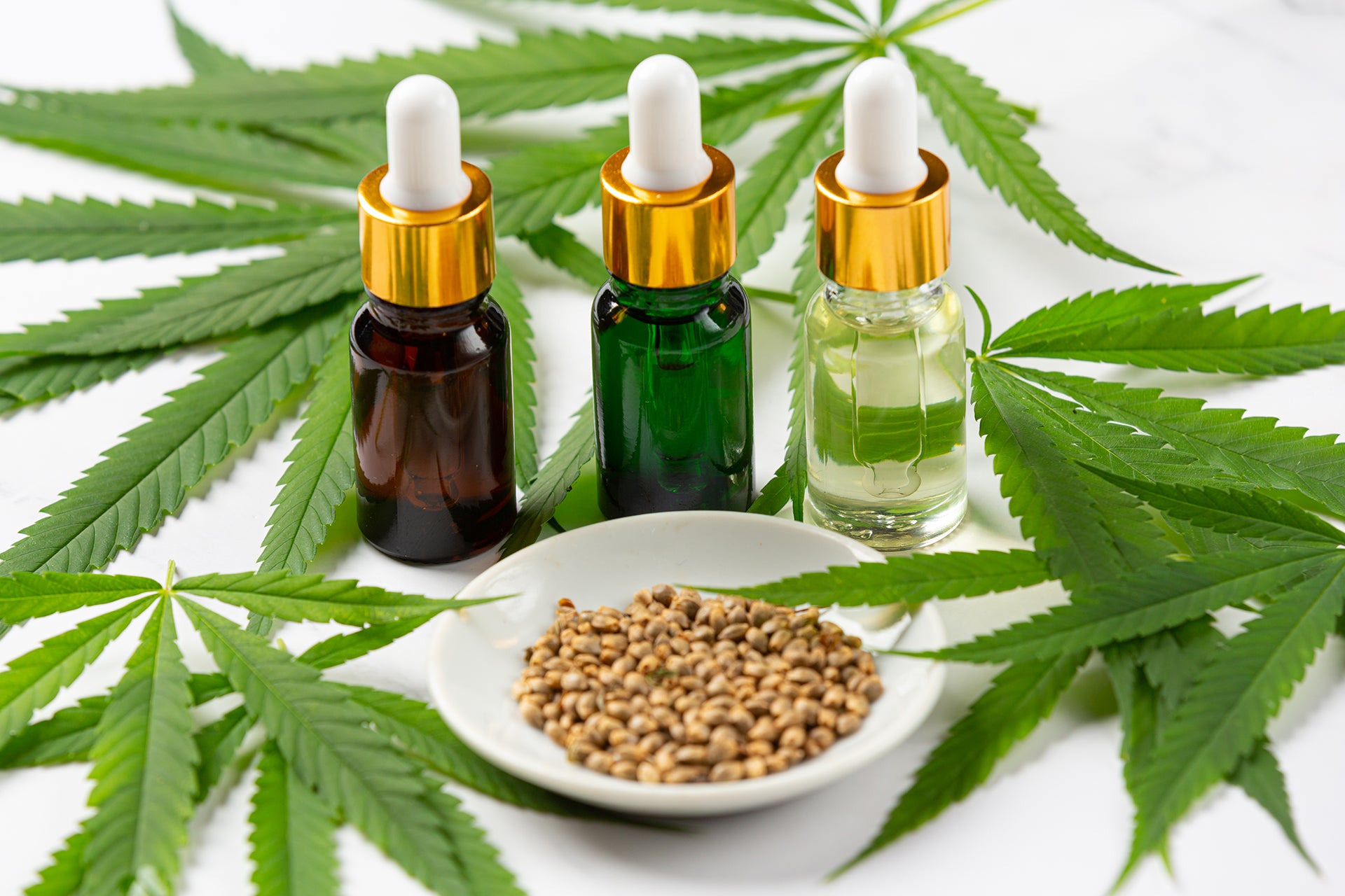CBD olaj: hatalmas átverés, kapudrog, vagy az örök élet kulcsa?